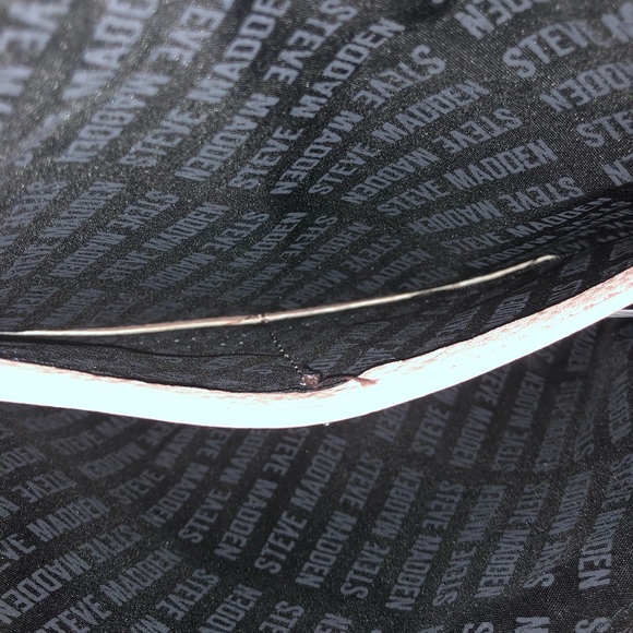 Steve Madden Large Embossed Pink Pouch - Picture 3 of 4